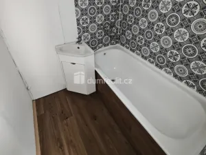 Pronájem bytu 2+1, Děčín - Děčín III-Staré Město, Kladenská, 58 m2