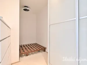 Pronájem bytu 1+1, Brno, Bratislavská, 40 m2