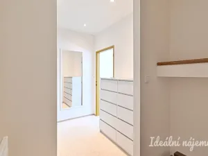 Pronájem bytu 1+1, Brno, Bratislavská, 40 m2