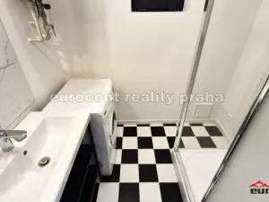 Pronájem bytu 2+kk, Praha, Cetyňská, 55 m2