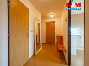 Pronájem bytu 2+kk, Velké Popovice, Husova, 40 m2