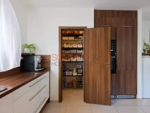 Prodej rodinného domu, Hustopeče, Gen. Peřiny, 201 m2