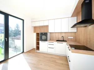 Pronájem bytu 1+kk, Praha - Střížkov, Střížkovská, 37 m2