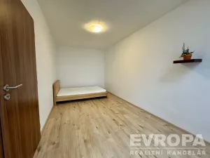 Pronájem bytu 1+kk, Plzeň - Jižní Předměstí, Politických vězňů, 33 m2