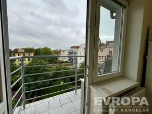 Pronájem bytu 1+kk, Plzeň - Jižní Předměstí, Politických vězňů, 33 m2