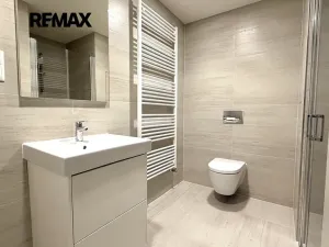 Pronájem bytu 1+kk, Praha - Hloubětín, Poděbradská, 45 m2