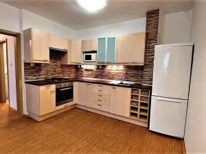 Pronájem bytu 2+kk, Praha - Modřany, Pertoldova, 47 m2