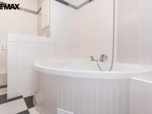 Prodej bytu 3+1, Hradec Králové - Pražské Předměstí, Baarova, 77 m2