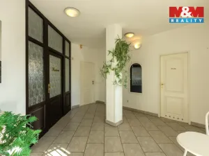 Prodej obchodního prostoru, Postoloprty, Marxovo náměstí, 440 m2