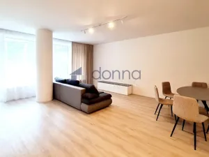 Pronájem bytu 3+kk, Praha, U Sluncové, 98 m2