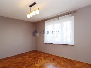 Pronájem bytu 3+1, Praha, Dubečská, 70 m2