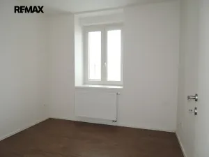 Pronájem bytu 2+kk, Praha - Smíchov, U Malvazinky, 38 m2