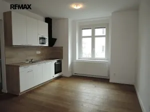 Pronájem bytu 2+kk, Praha - Smíchov, U Malvazinky, 40 m2