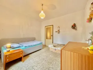 Prodej bytu 3+1, Štíty, Okružní, 73 m2