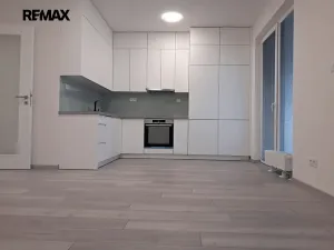 Pronájem bytu 1+kk, Praha - Modřany, Zlochova, 49 m2