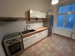 Pronájem bytu 1+1, Praha - Žižkov, Seifertova, 32 m2