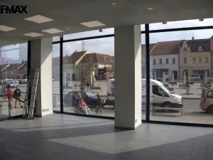 Pronájem obchodního prostoru, Třebíč - Vnitřní Město, Karlovo nám., 325 m2