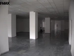 Pronájem obchodního prostoru, Třebíč - Vnitřní Město, Karlovo nám., 325 m2