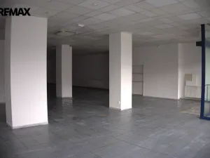 Pronájem obchodního prostoru, Třebíč - Vnitřní Město, Karlovo nám., 325 m2