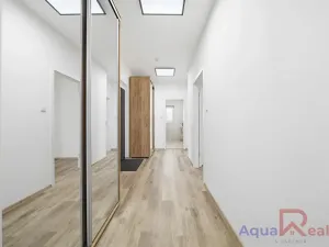 Prodej bytu 3+kk, Karlovy Vary, Dubová, 83 m2