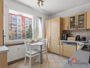 Prodej bytu 3+1, Plzeň - Bolevec, Žlutická, 74 m2