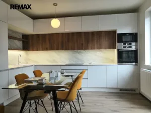 Pronájem bytu 1+kk, Praha - Letňany, Miroslava Hajna, 43 m2