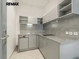 Pronájem kanceláře, Kladno, Osvoboz. pol. vězňů, 183 m2