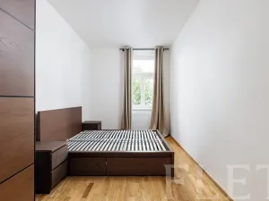 Pronájem bytu 2+kk, Praha - Libeň, Lihovarská, 43 m2