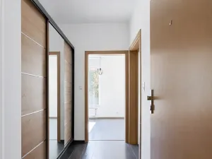 Pronájem bytu 1+kk, Praha - Velká Chuchle, Mrkosova, 36 m2