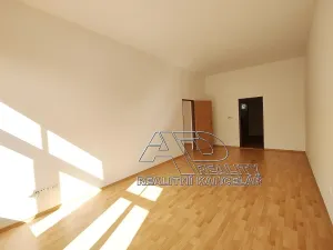 Pronájem bytu 2+1, České Budějovice, Pražská tř., 72 m2