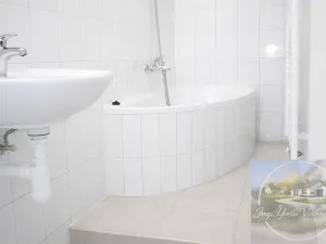 Pronájem bytu 2+1, Praha, Zborovská, 81 m2