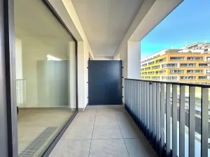 Pronájem bytu 1+kk, Praha - Vysočany, Poděbradská, 30 m2