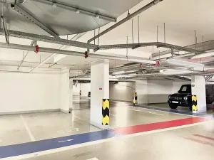 Pronájem garážového stání, Praha, 13 m2