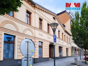 Pronájem obchodního prostoru, Jeseník, Masarykovo nám., 335 m2