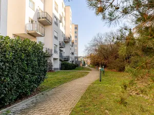 Pronájem bytu 1+kk, Praha - Hlubočepy, Chlupáčova, 29 m2