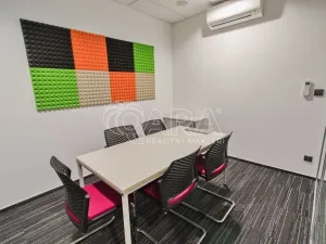 Pronájem kanceláře, Praha - Třebonice, Sárská, 350 m2