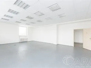 Pronájem kanceláře, Písek, U Vodárny, 614 m2