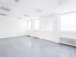 Pronájem kanceláře, Písek, U Vodárny, 614 m2