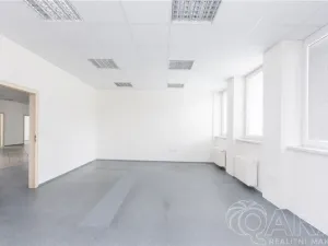 Pronájem kanceláře, Písek, U Vodárny, 614 m2