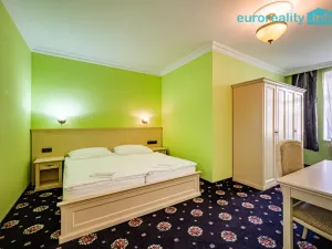 Pronájem bytu 2+1, Karlovy Vary, Libušina, 65 m2