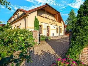 Prodej ubytování, Hlohovec, Na kopci, 1450 m2