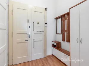 Pronájem bytu 1+1, Praha - Nusle, 5. května, 36 m2