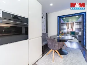 Prodej bytu 2+1, Ostrov, Šafaříkova, 55 m2