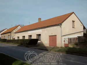 Prodej rodinného domu, Milovice - Benátecká Vrutice, 300 m2