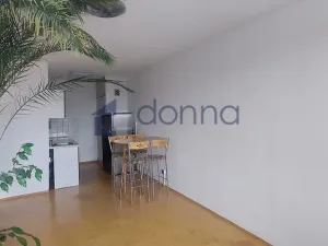 Pronájem bytu 2+kk, Praha, Uherská, 45 m2