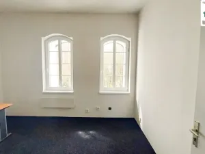 Pronájem kanceláře, Mariánské Lázně - Úšovice, U Mlékárny, 64 m2