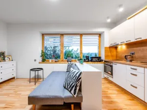 Pronájem kanceláře, Roztoky, Nad vinicemi, 393 m2