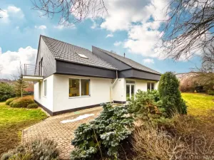 Pronájem rodinného domu, Dolní Břežany, V Úvozu, 380 m2