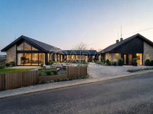 Prodej rodinného domu, Hořiněves - Želkovice, 441 m2