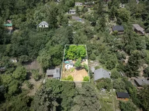 Prodej zahrady, Praha - Slivenec, Višňovka, 680 m2